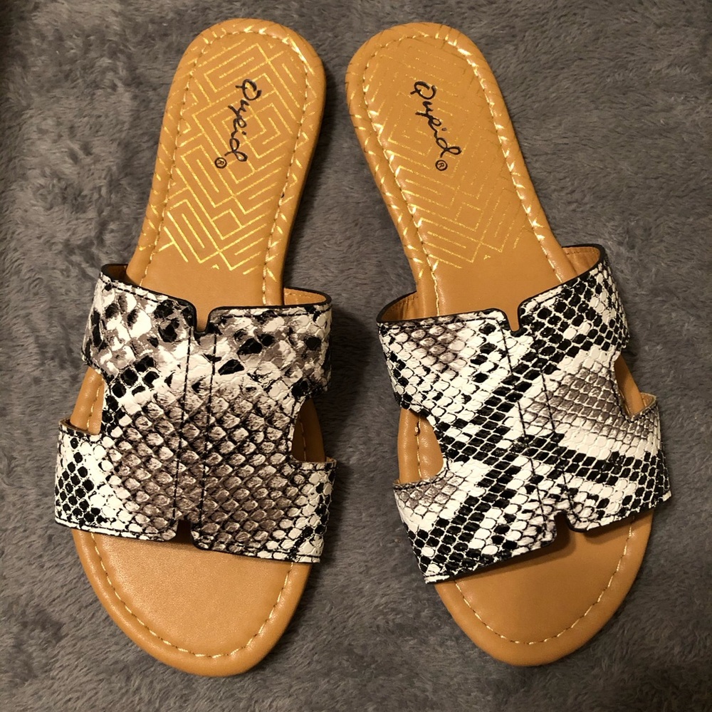 Qupid  Slides / Sandals- New in Box,  Size: 6